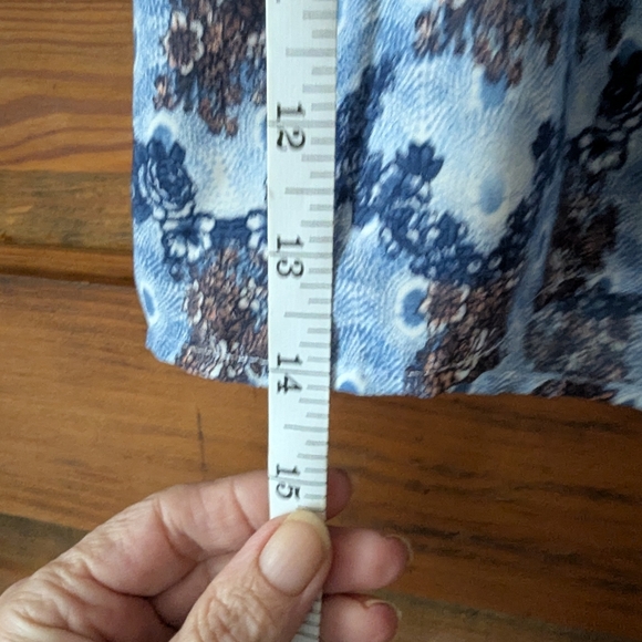 Ces Femme Blue and White Skorts with Floral Pattern - Picture 6 of 6